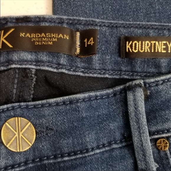 Kourney Kardashian Jean Jeggins - Picture 3 of 5